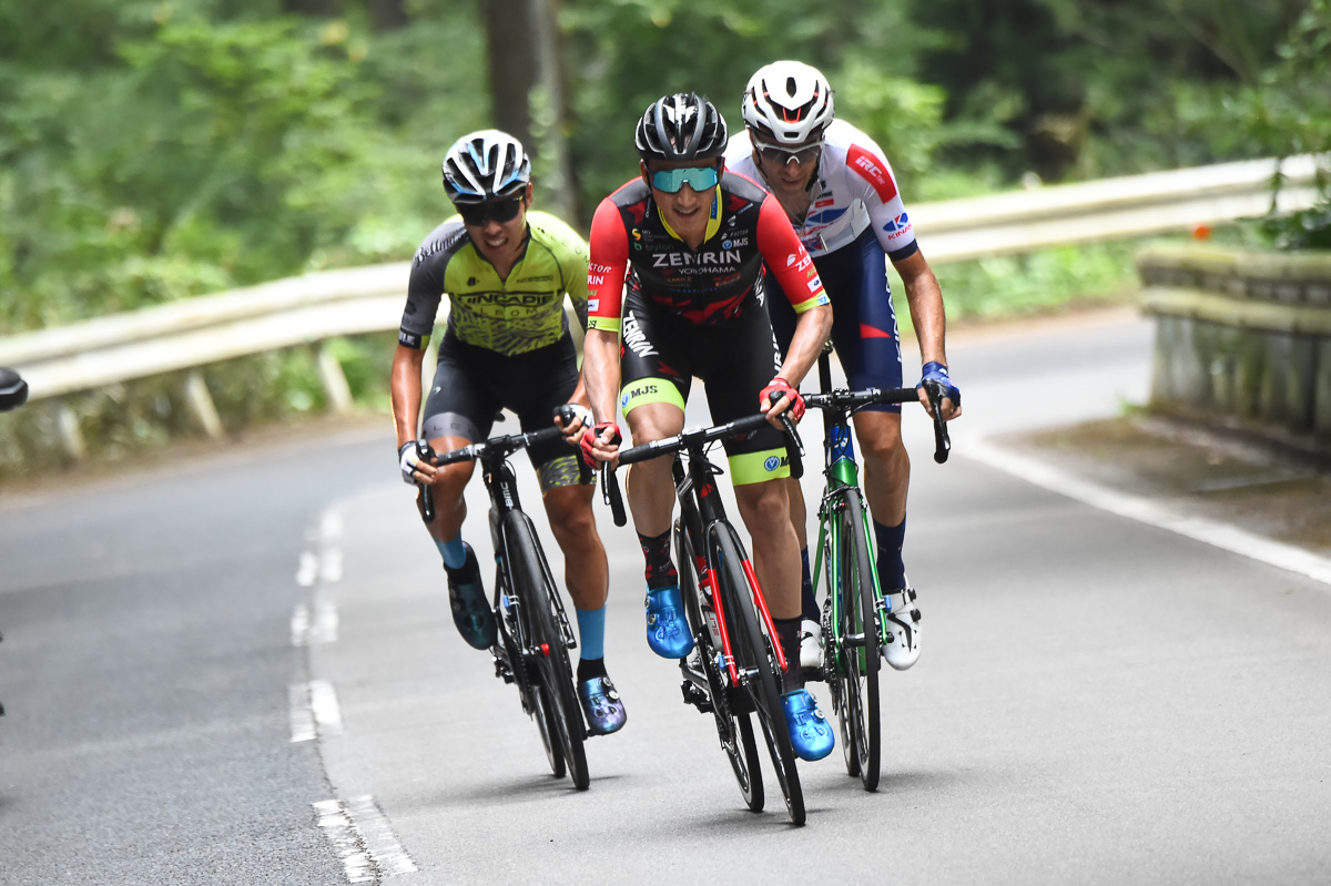 9周目　小石祐馬（チーム右京）、トマ・ルバ（キナンサイクリングチーム）、石原悠希（ヒンカピー・リオモ・ベルマーレ・レーシングチーム）の先頭集団