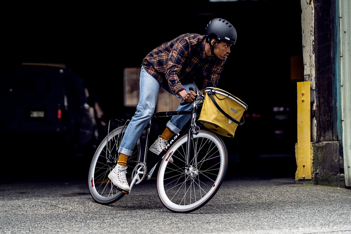 【オルトリーブ アップタウンシティ】ドロップハンドルにも使えるため、写真のようにアーバンピストバイクと組み合わせても良いだろう