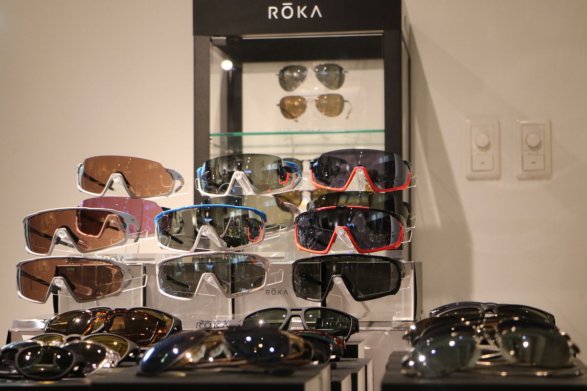 トライアスロン系の製品を取り揃えるROKA（ロカ）は、高性能なアイウェアも豊富にラインアップしている
