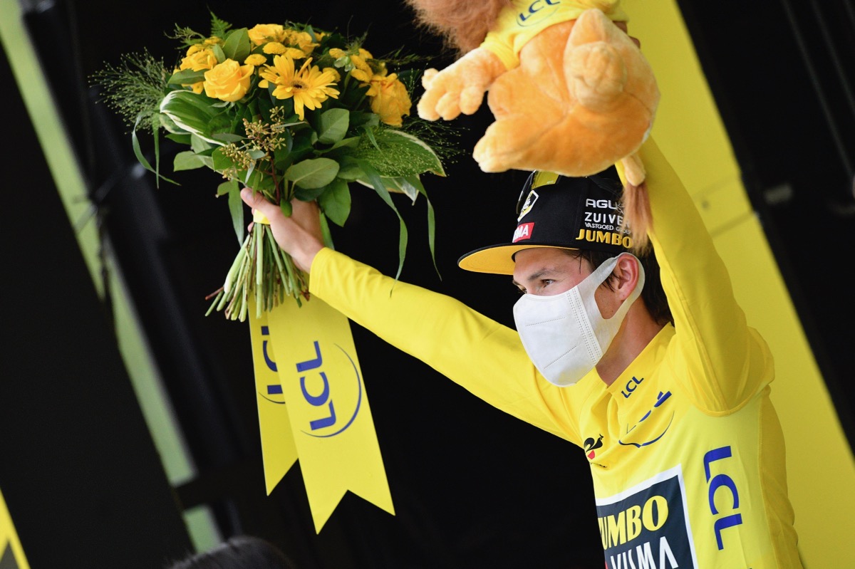 マイヨジョーヌを手に入れたプリモシュ・ログリッチ(スロベニア、ユンボ・ヴィスマ)