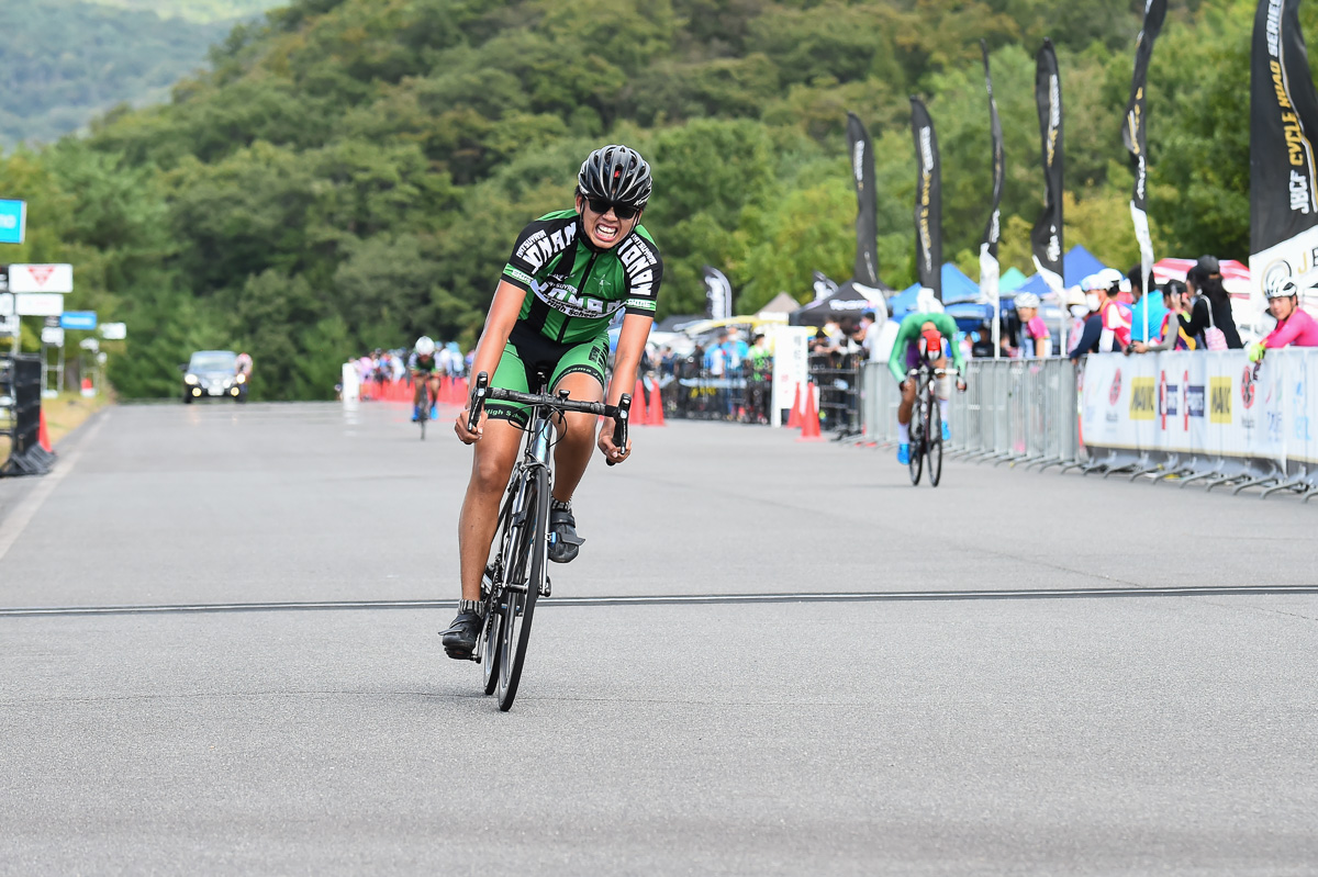 Y（ユース）森本凛太郎（松山城南高等学校自転車競技部）が優勝