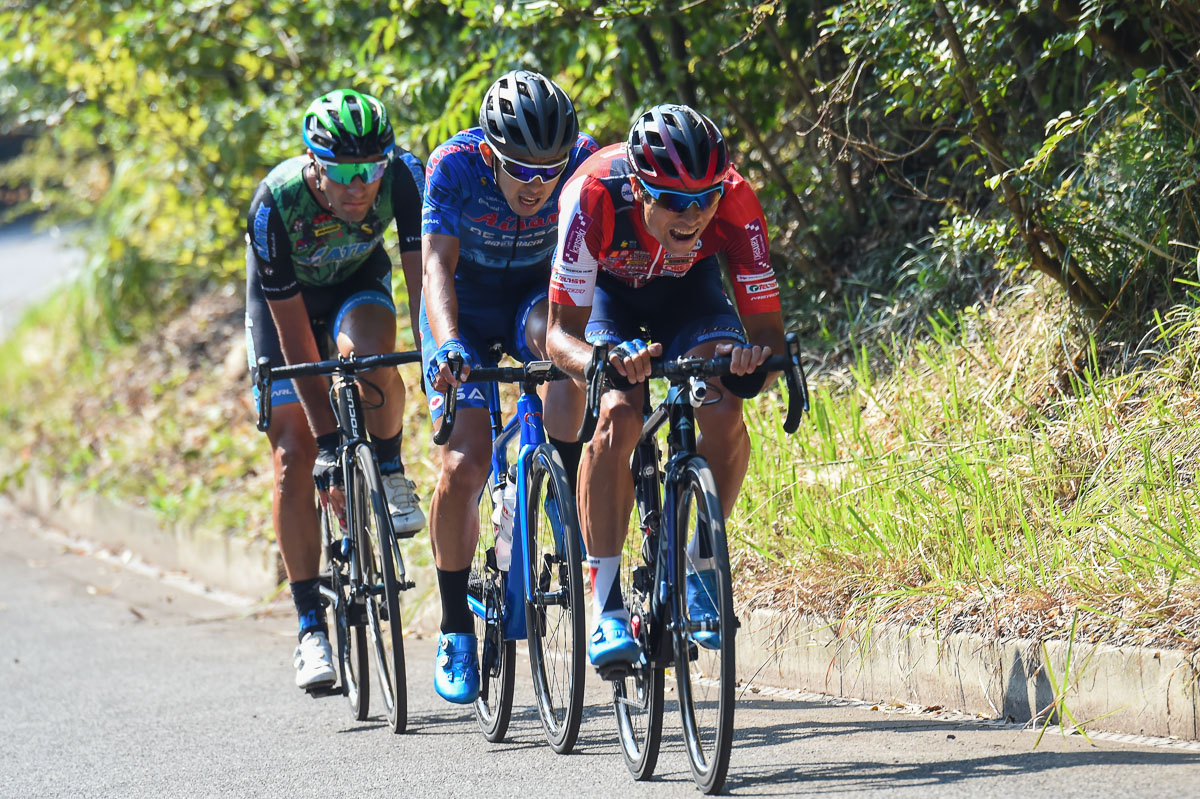 最終周回　阿部嵩之（宇都宮ブリッツェン）が追いついて3名での勝負へ