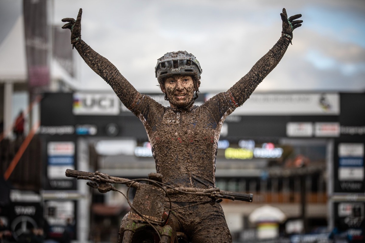 E-MTB女子　優勝したメラニー・ピュージン（フランス）