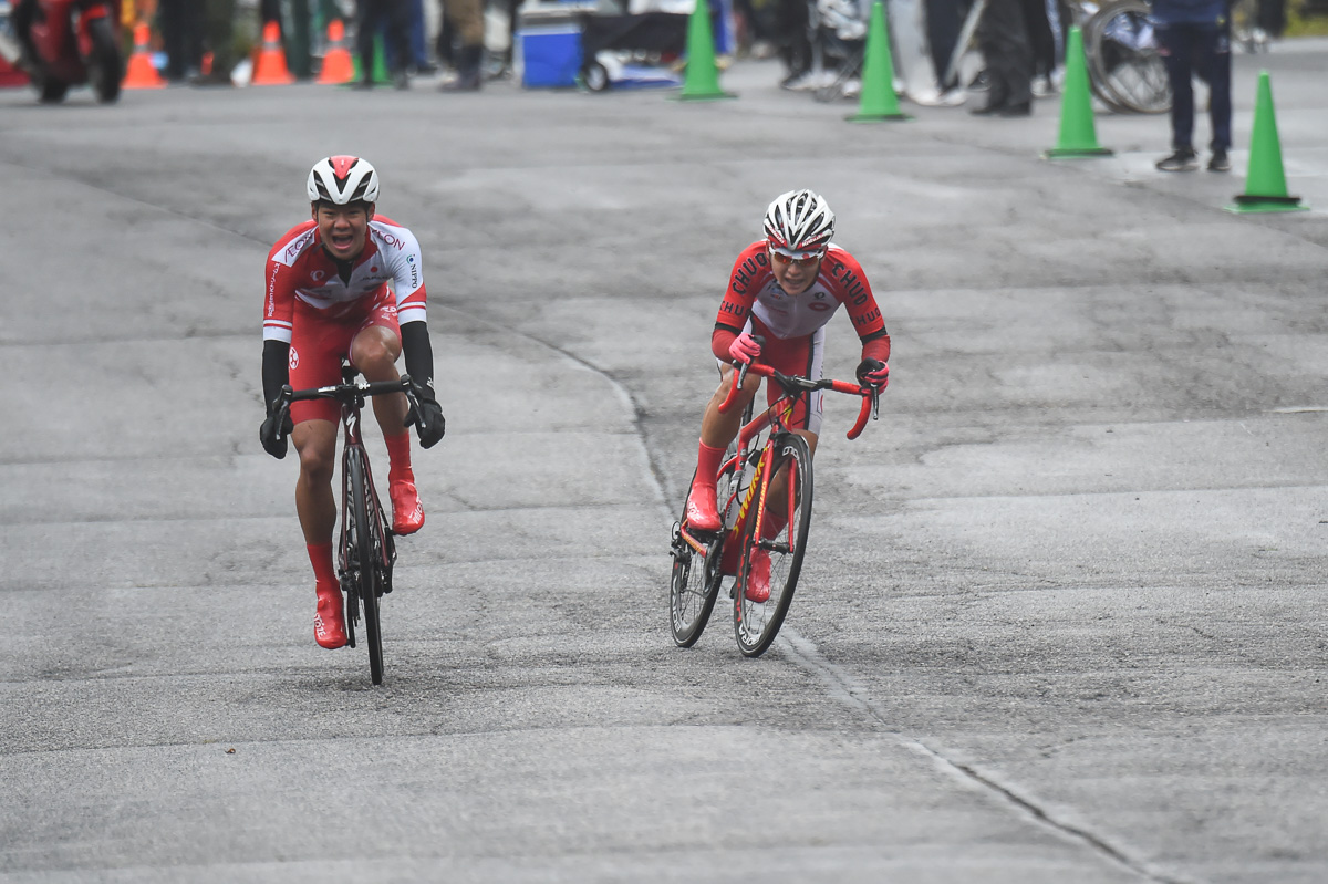 留目夕陽（JCF強化選手）と尾形尚彦（中央大学）のスプリント勝負