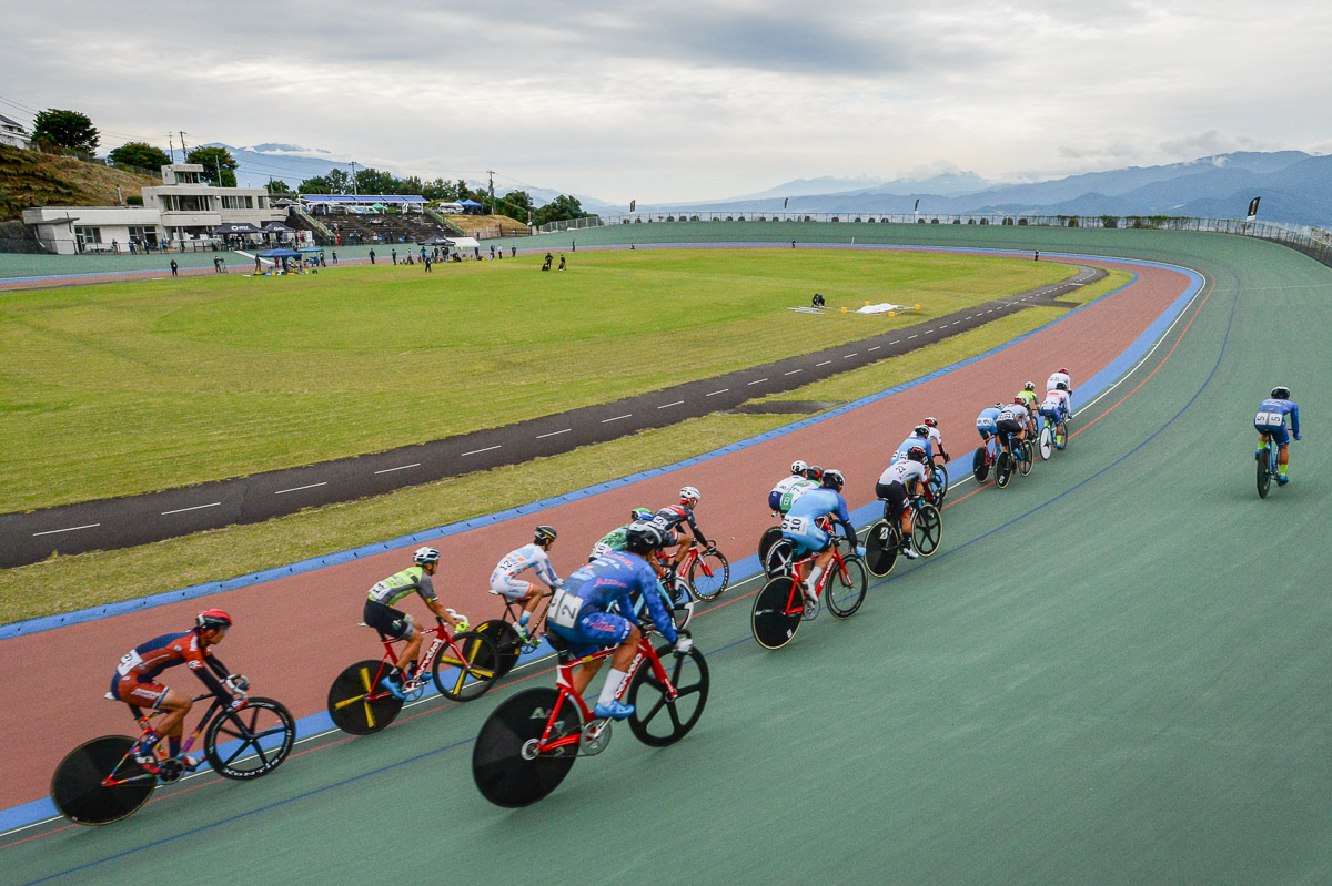 山梨県の境川自転車競技場は400mの屋外バンク