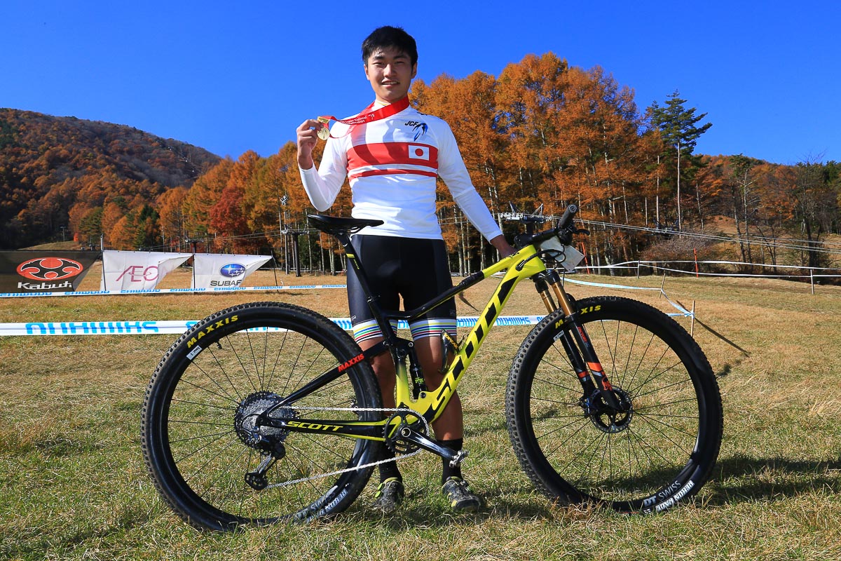 Men Junior 優勝の松本一成（Team SCOTT）