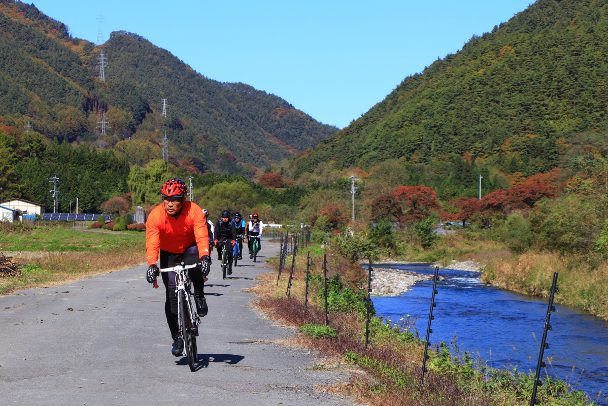 里山と小川、まさにうさぎ追いし、小鮒釣りし、といった風景だ。