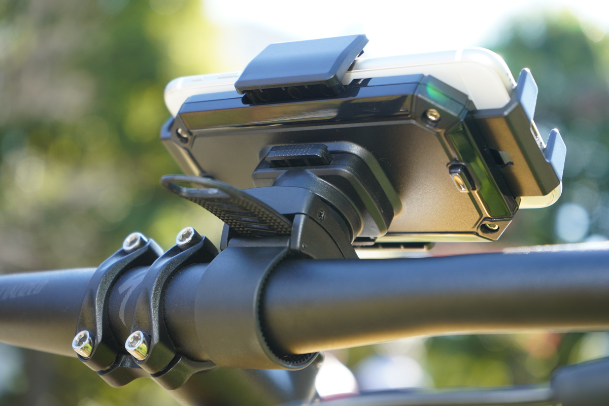 ブッシュ&ミューラー Universal Cockpit Adapter