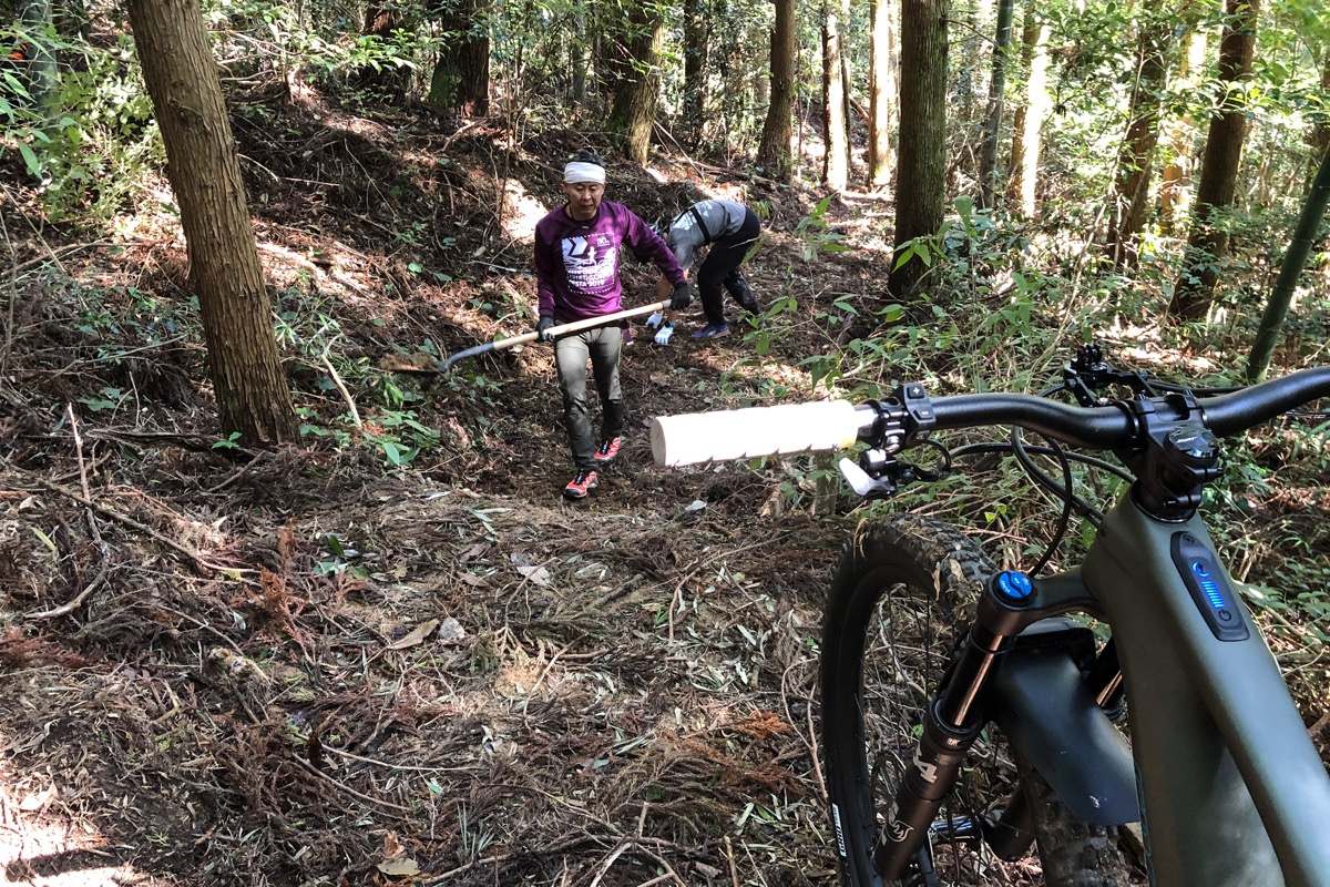 近隣の山でMTBのためのトレイル整備も行なっているという