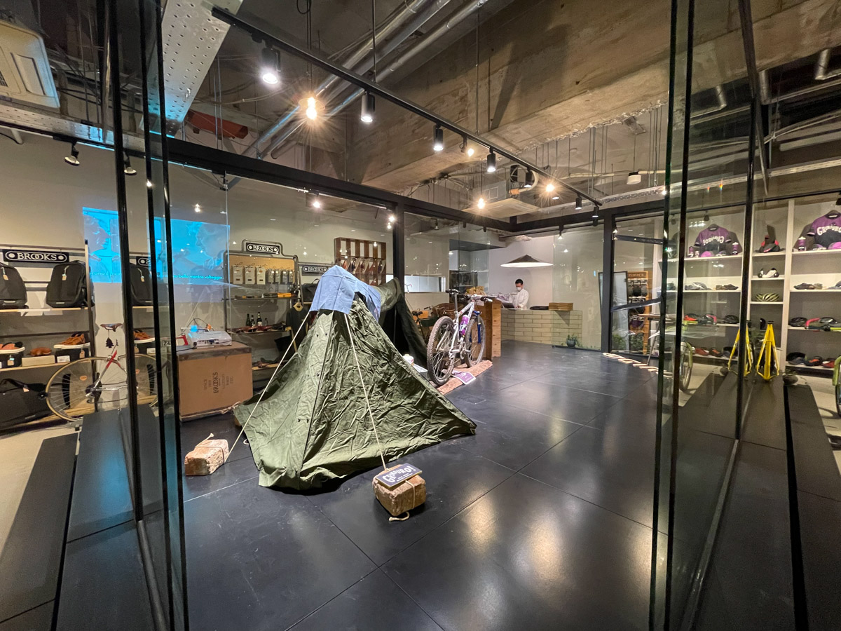 中央のイベント&展示スペース。ポップアップストアなども展開可能だ