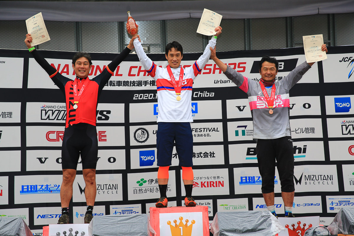 XCE Men Masters表彰 優勝は岡本紘幸（インパルス）