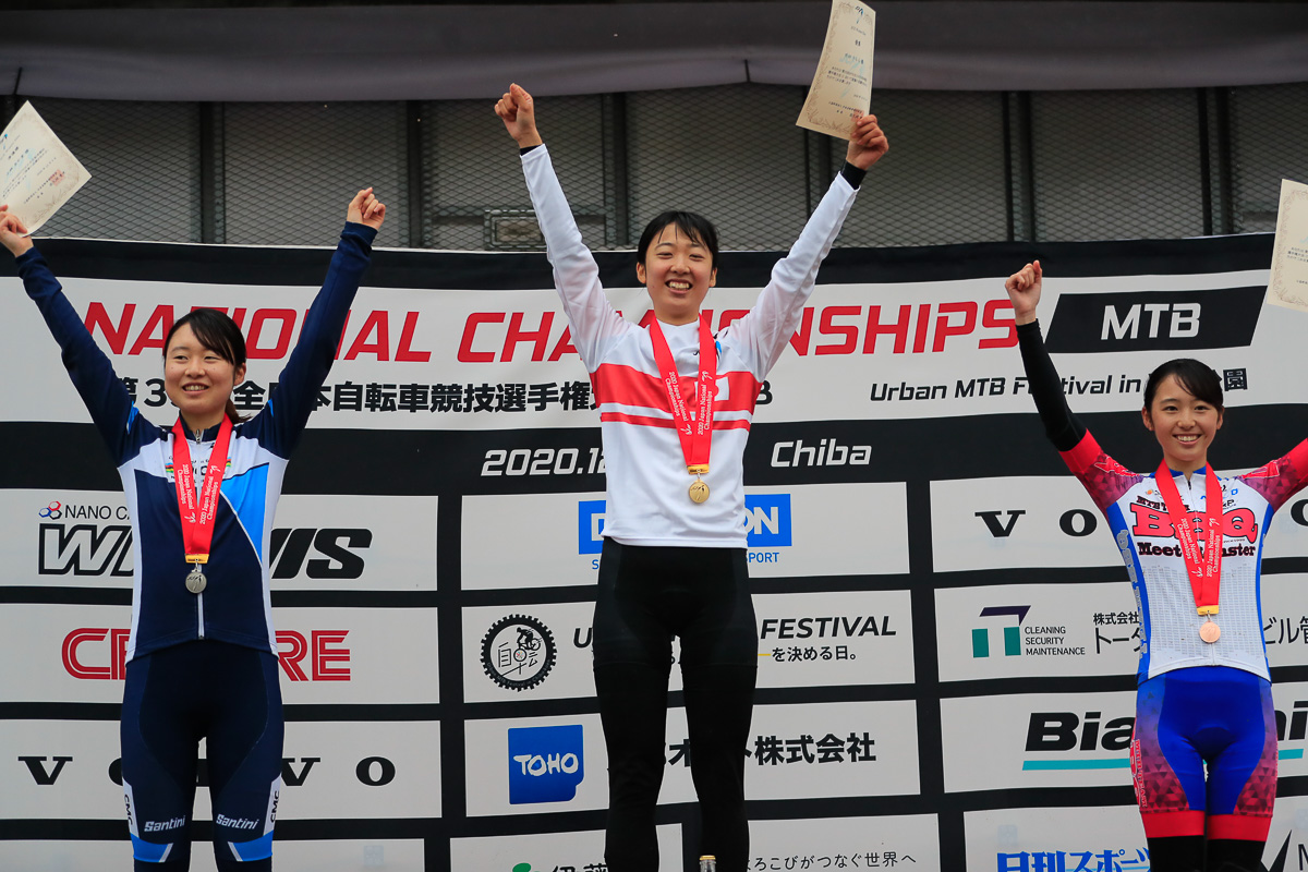 XCE Women Elite表彰 優勝は川口うらら（FUKAYA RACING）