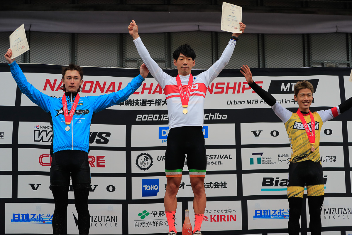 XCE Men Elite表彰  優勝は澤木紀雄（acu-power racing team）