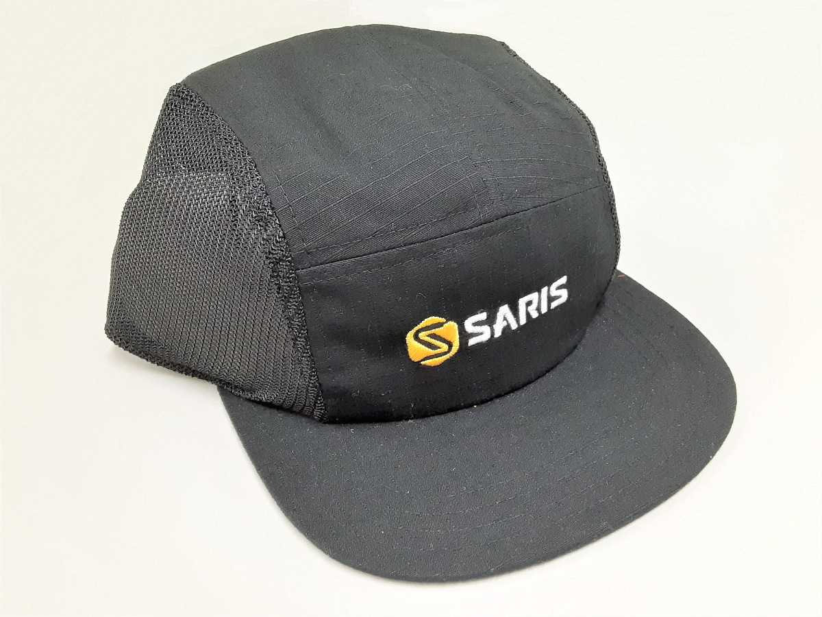 ノベルティ賞の SARIS CAP