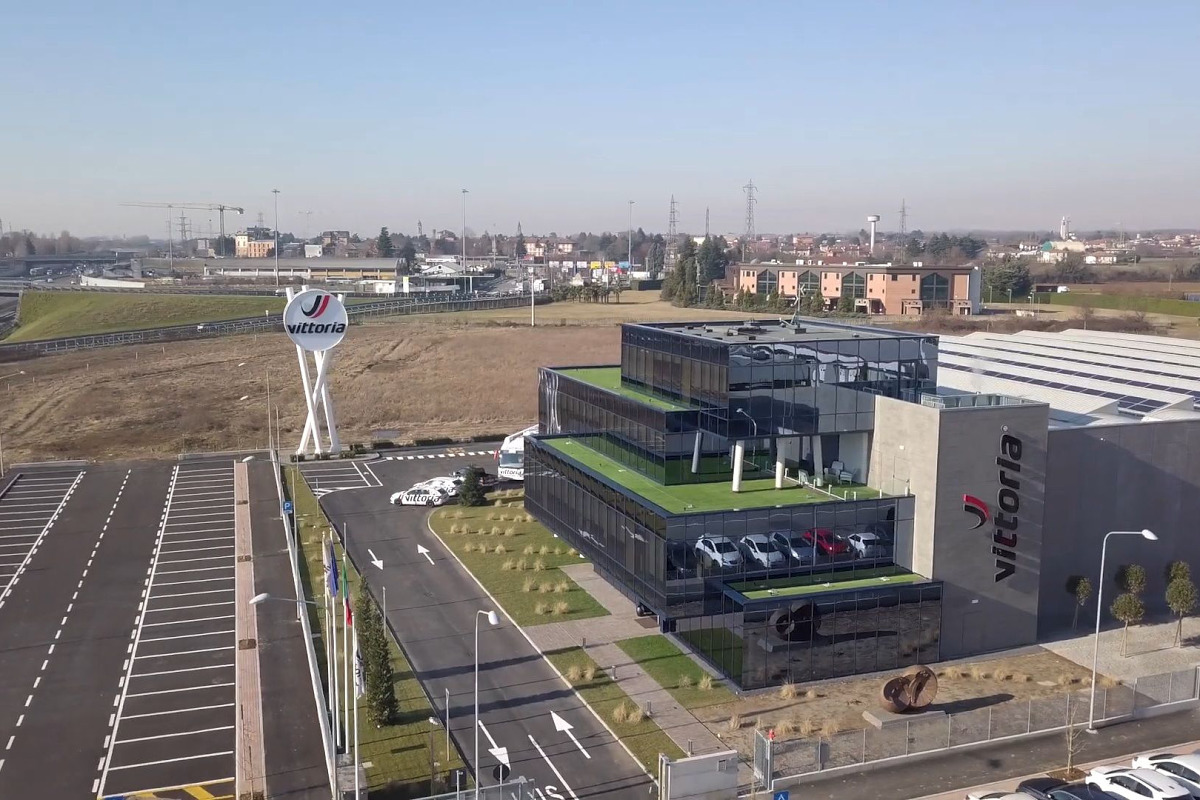 ヴィットリアがイタリア本社にサイクリング・イノベーションセンターとバイクパークを建設