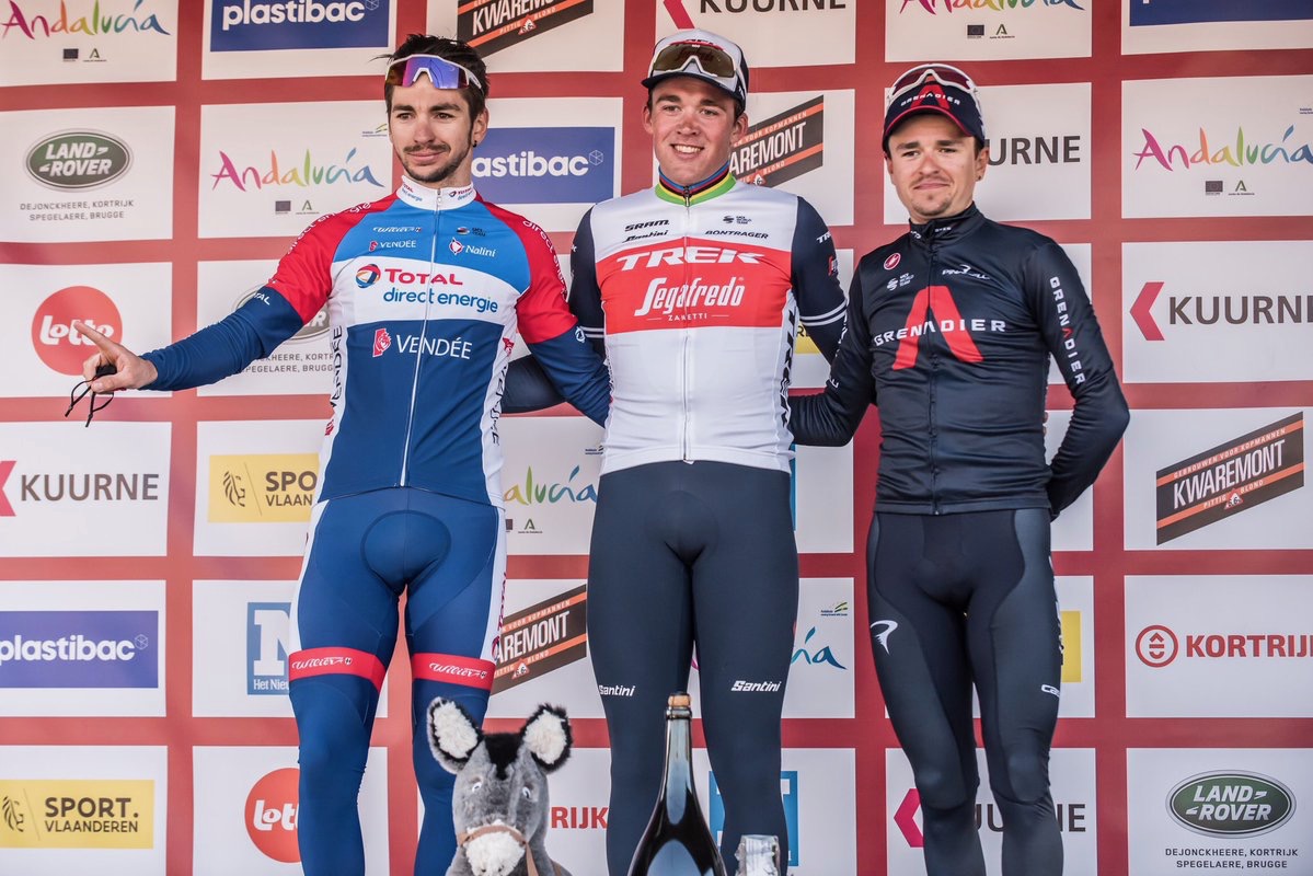 クールネ~ブリュッセル~クールネ2021表彰台 2位テュルジス、1位ピーダスン、3位ピドコック