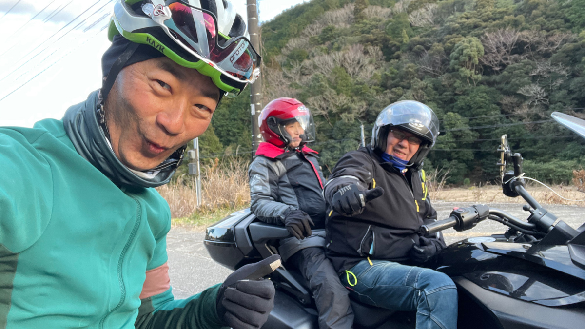 三輪オートバイでツーリング中の梅丹本舗の元社長、松本さんに遭遇