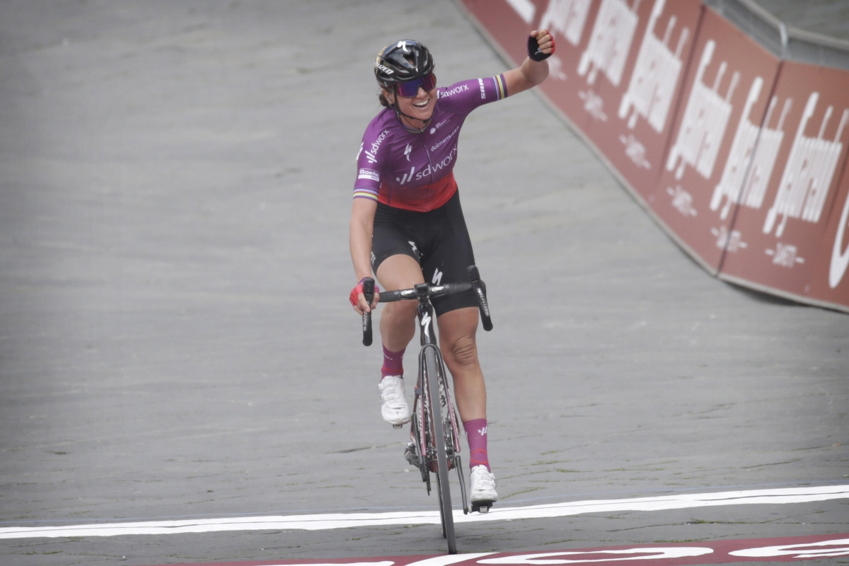 ロンゴボルギーニを振り切ったシャンタル・ブラーク(オランダ、SDワークス)が優勝