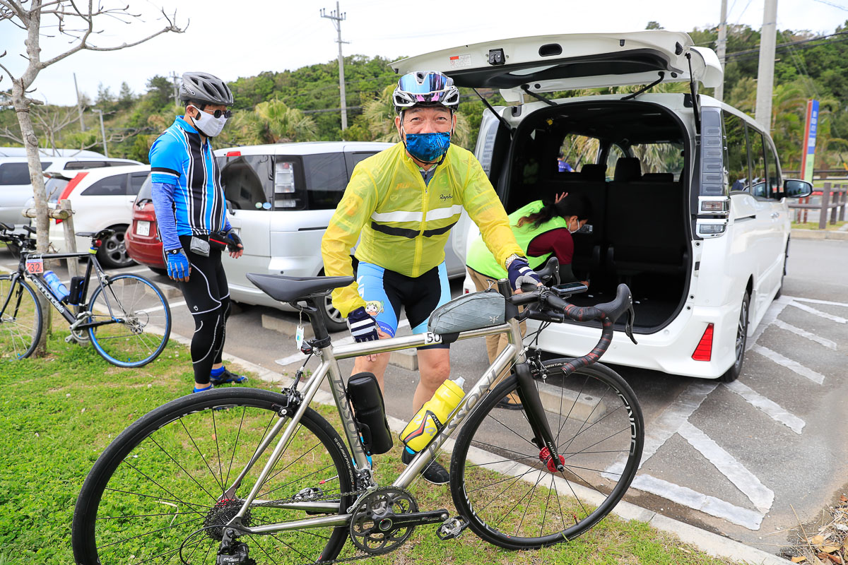 回収車に乗ってショートカット。「後半は走ります」