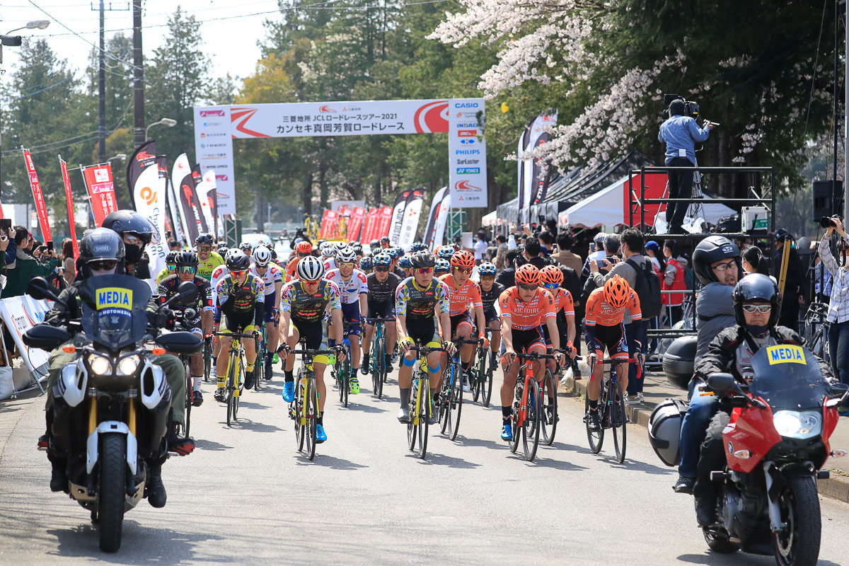 真岡の井頭公園を選手たちがスタート。JCL ジャパンサイクルリーグが開幕