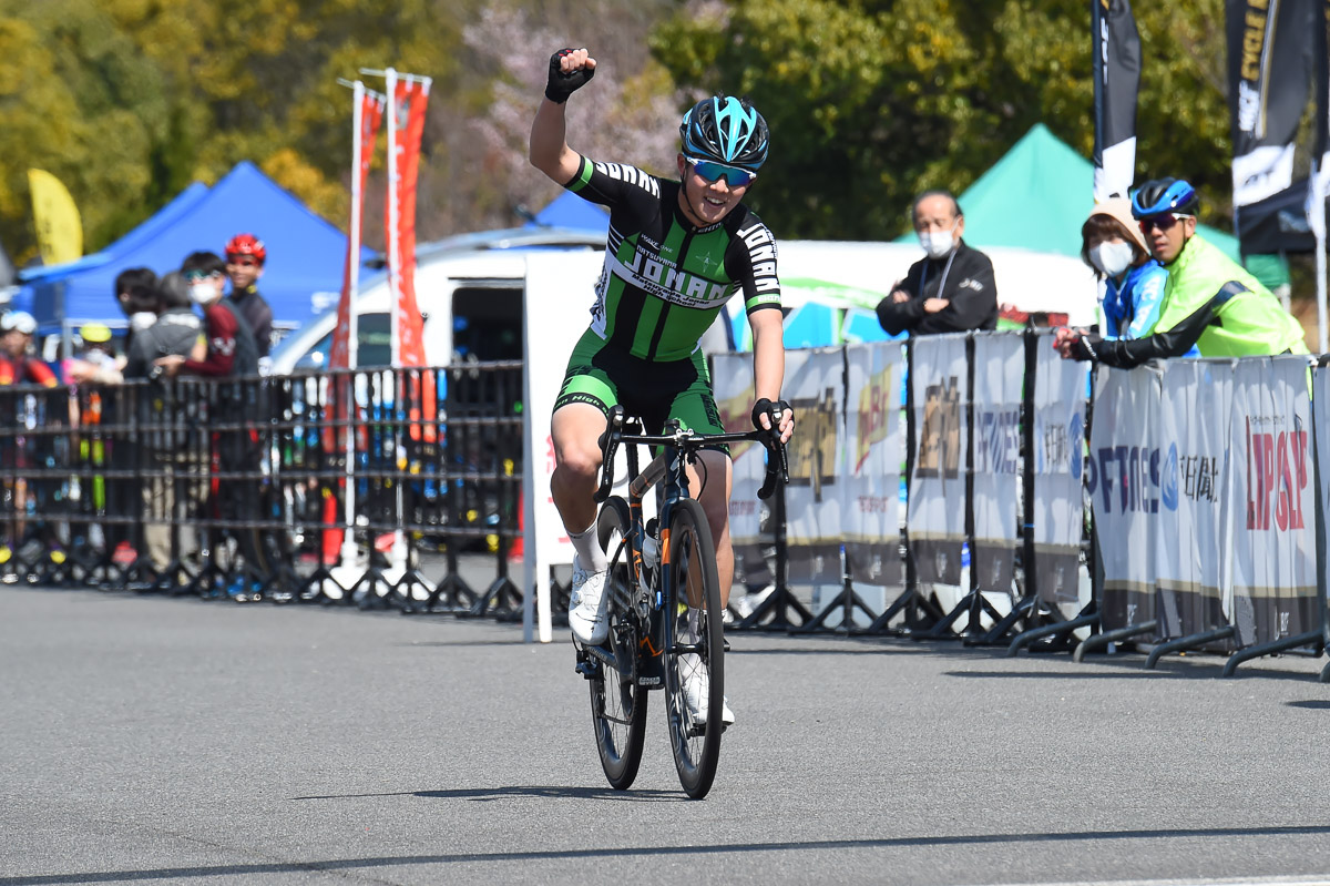 E2優勝　阿部源（松山城南高等学校自転車競技部）