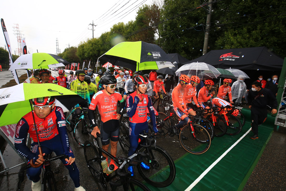 あいにくの雨となった2日目の宇都宮清原クリテリウム