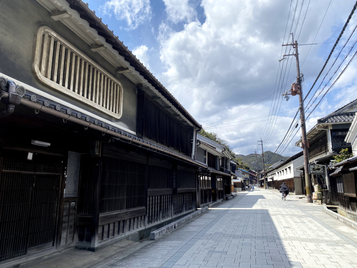 風情のある街並みも登場