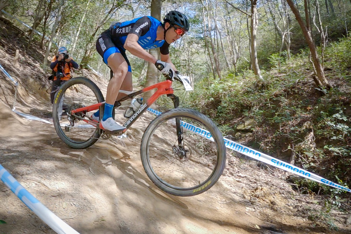 独走体制に持ち込む山本幸平(Dream Seeker MTB Racing Team)