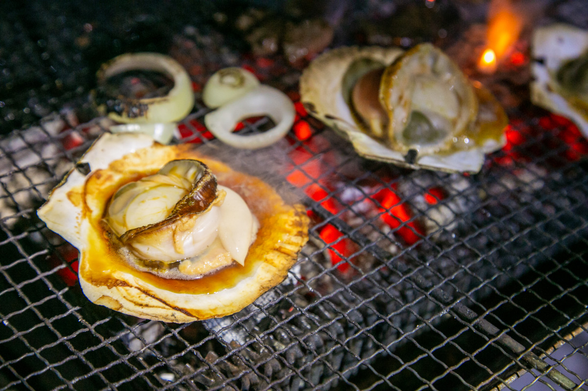 肉に加えて、海鮮も充実!ホタテが大きく、そして美味い!