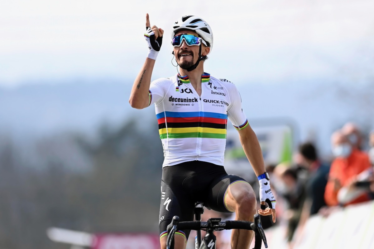 2021年ラ・フレーシュ・ワロンヌで優勝したジュリアン・アラフィリップ（フランス、ドゥクーニンク・クイックステップ）