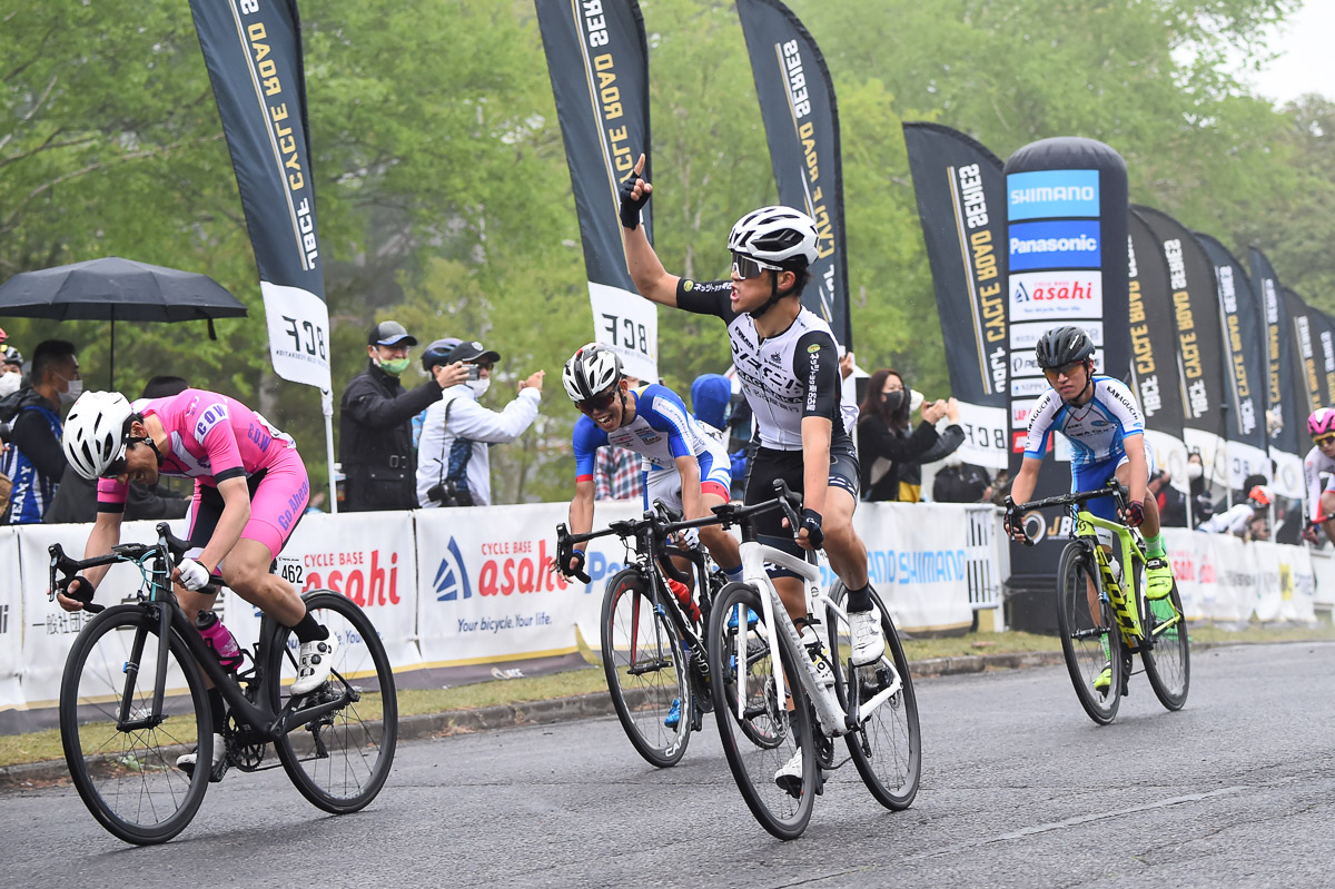 E3優勝　初川弘浩（ORCA CYCLING TEAM）