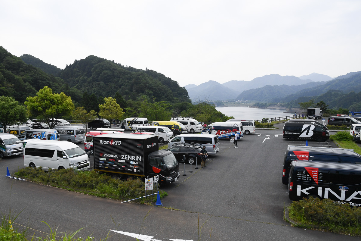 相模原ステージ フィニッシュ地点　チームバブルに指定されるチームカー駐車場