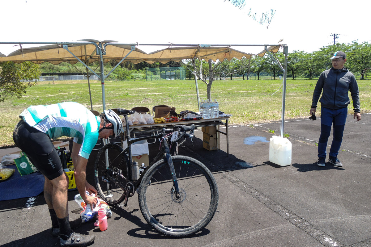 第2エイドでしっかりと補給を整えてから。残り45kmだが油断禁物