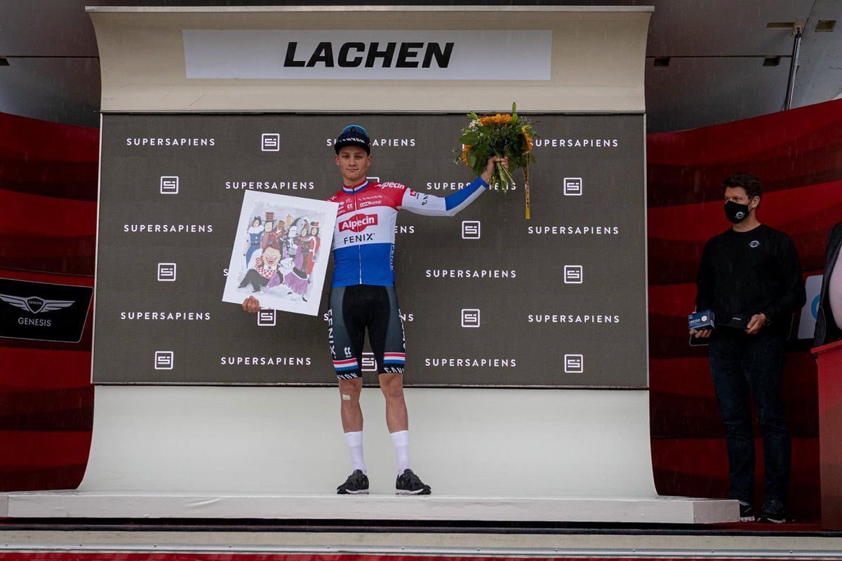 ステージ優勝:マチュー・ファンデルプール(オランダ、アルペシン・フェニックス)