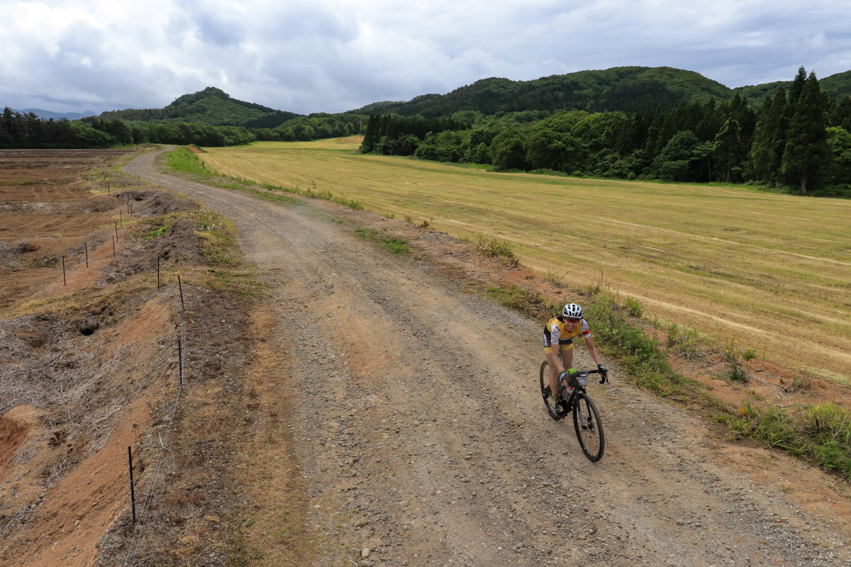 青野川沿いのグラベルは日本離れした絶景の道だった