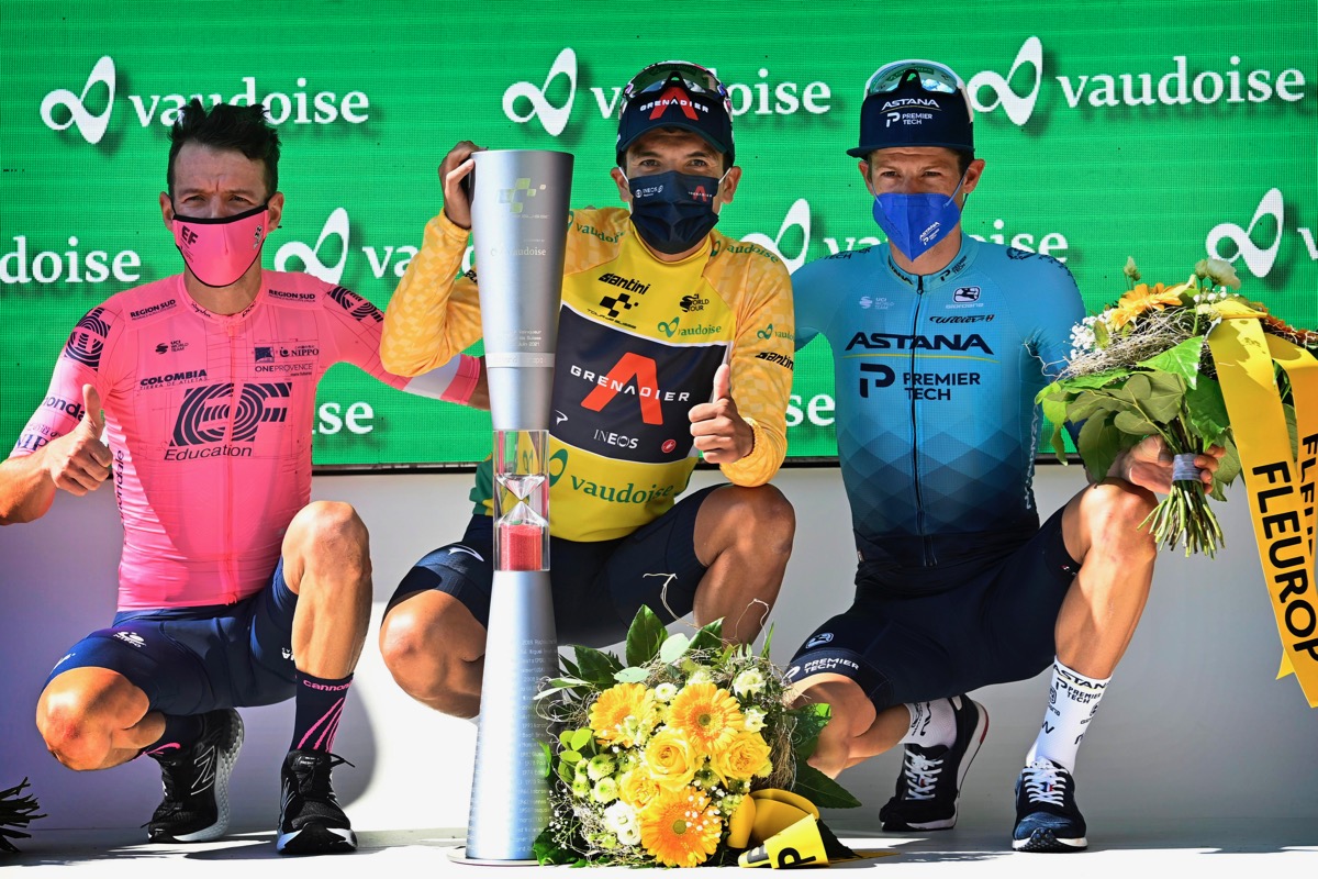 総合表彰台:2位ウラン、1位カラパス、3位フルサン