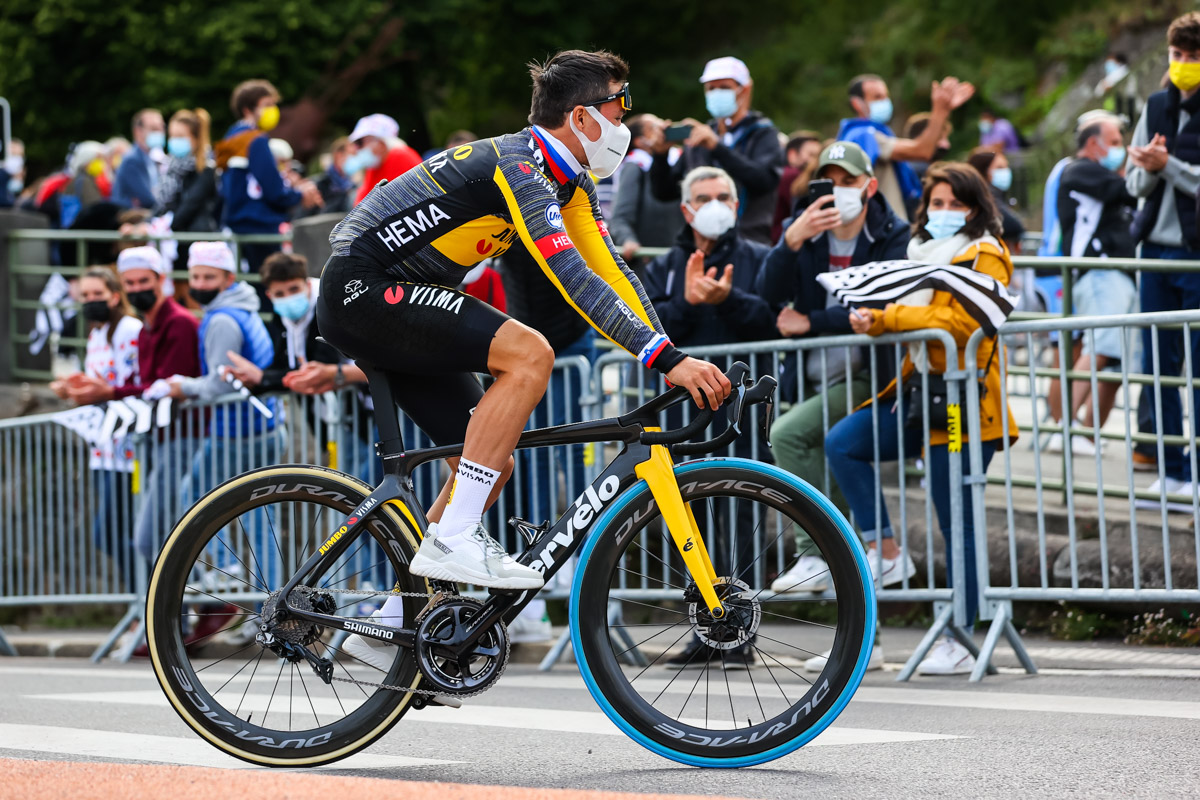 青色タイヤに注目が集まるプリモシュ・ログリッチ(スロベニア、ユンボ・ヴィスマ)