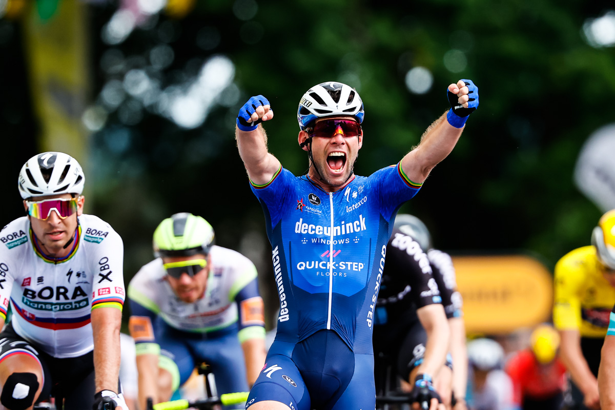 5年ぶりとなるステージ優勝を飾ったマーク・カヴェンディッシュ(イギリス、ドゥクーニンク・クイックステップ)