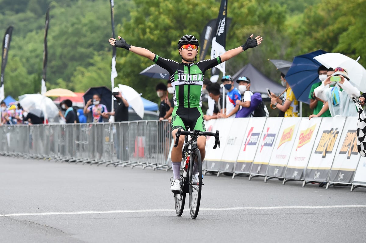 E1優勝　鎌田晃輝（松山学院高等学校自転車競技部）