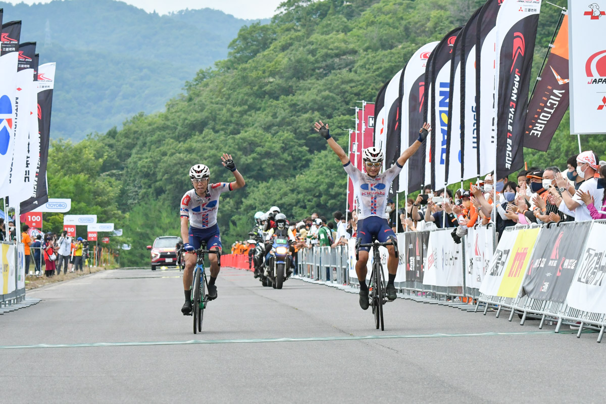 山本大喜と畑中勇介（ともにキナンサイクリングチーム）が3位、4位でフィニッシュ