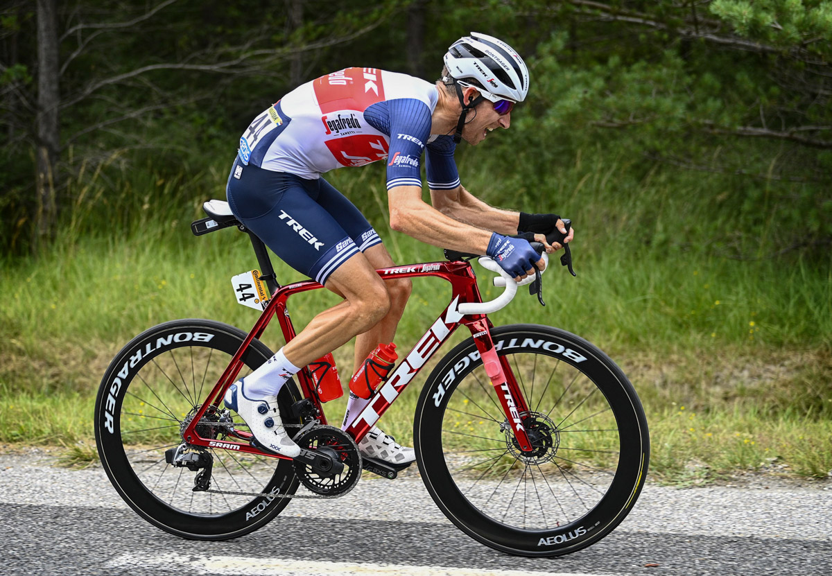 残り42km地点で独走に持ち込んだバウケ・モレマ(オランダ、トレック・セガフレード)