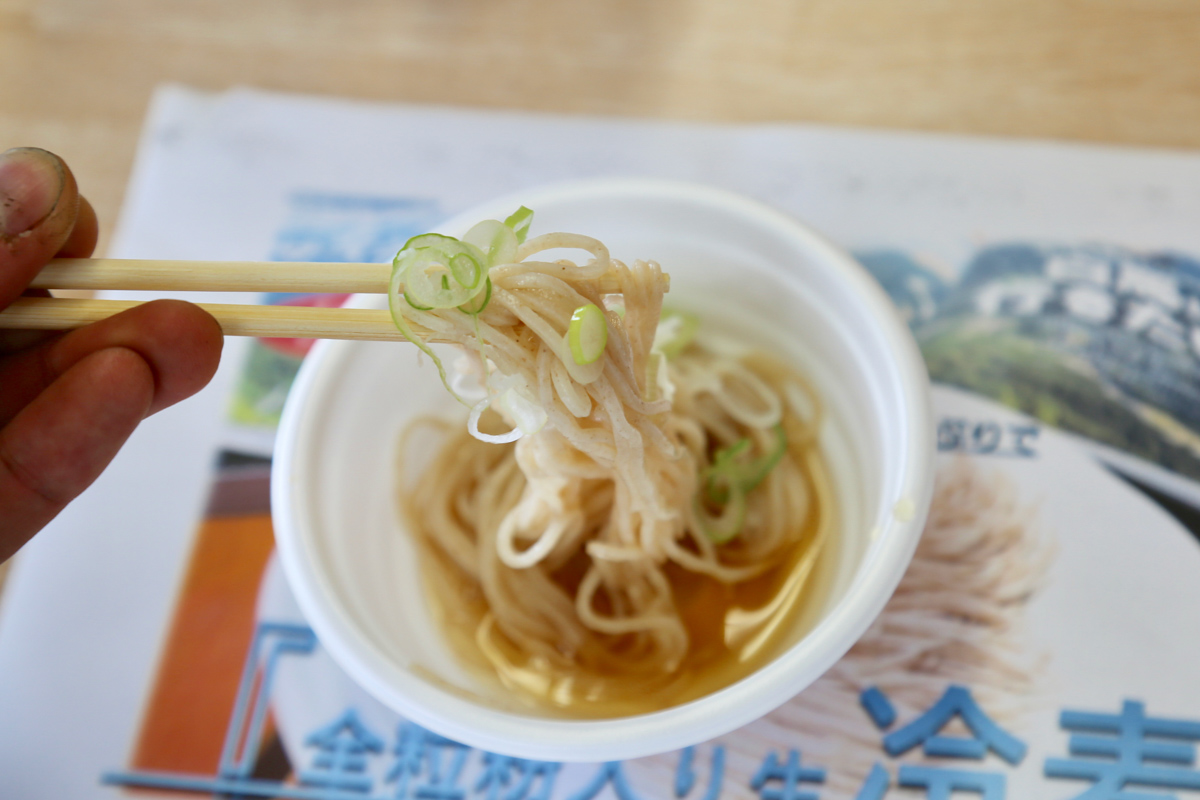 長野県産の地粉を用いた冷や麦で腹ごしらえ