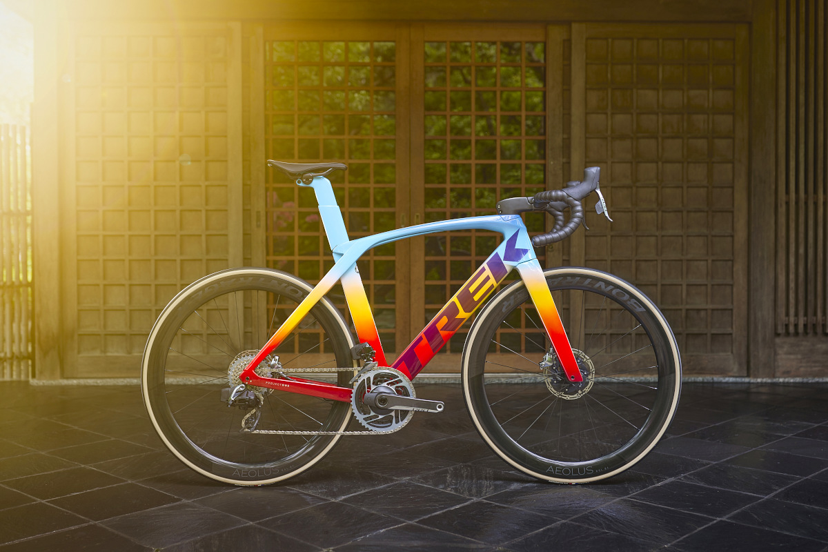 トレック Madone(First Light)