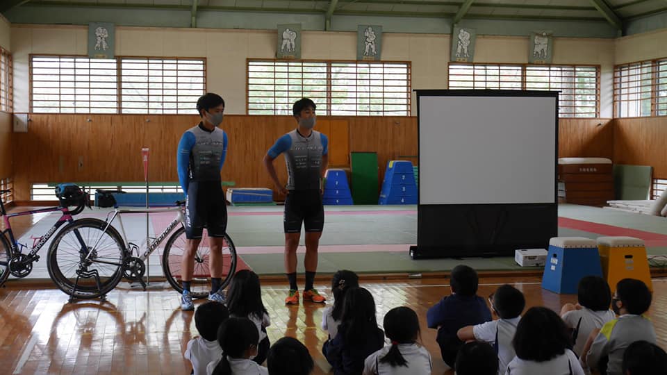 地元小学校などでの交通安全教室　学校周りは欠かせないという