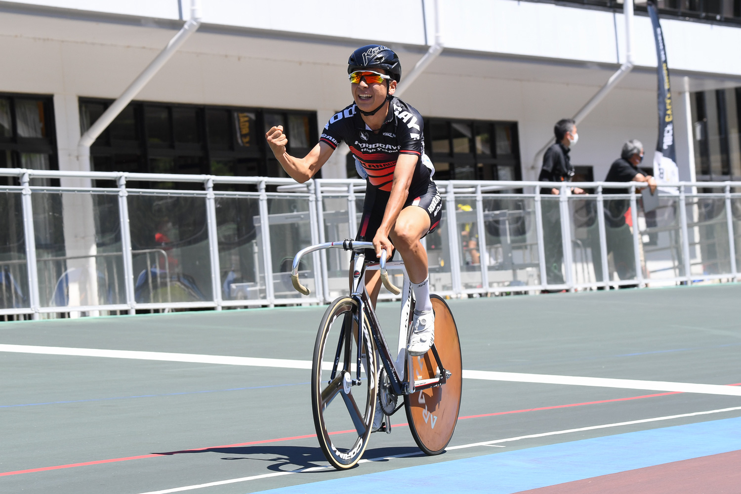 男子スクラッチ　小森継心（保土ケ谷高校自転車競技部）が優勝