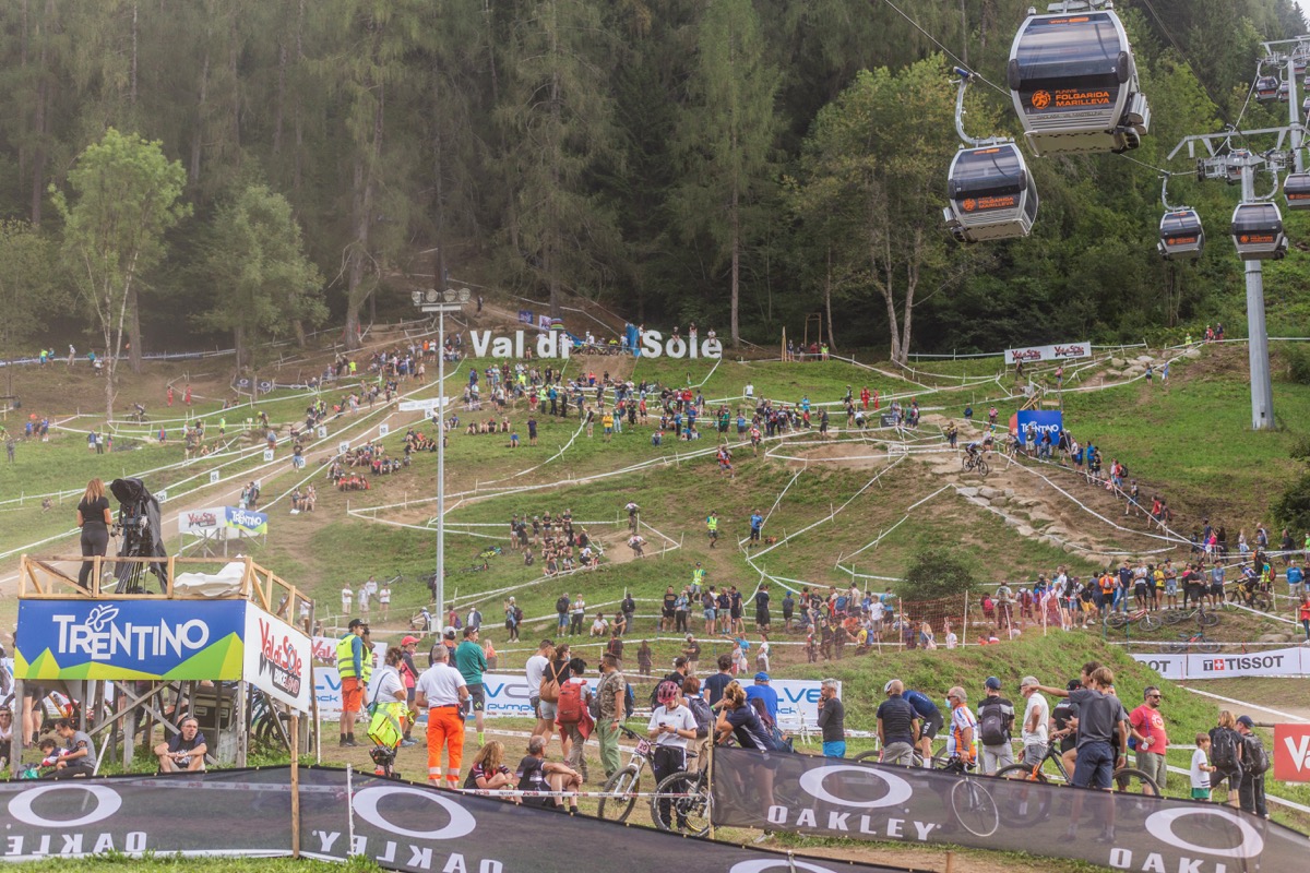 1周2250mのE-MTBコースで繰り広げられた戦い