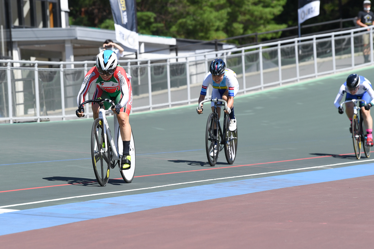 女子ケイリン 石中葵(富山県自転車競技連盟)が優勝
