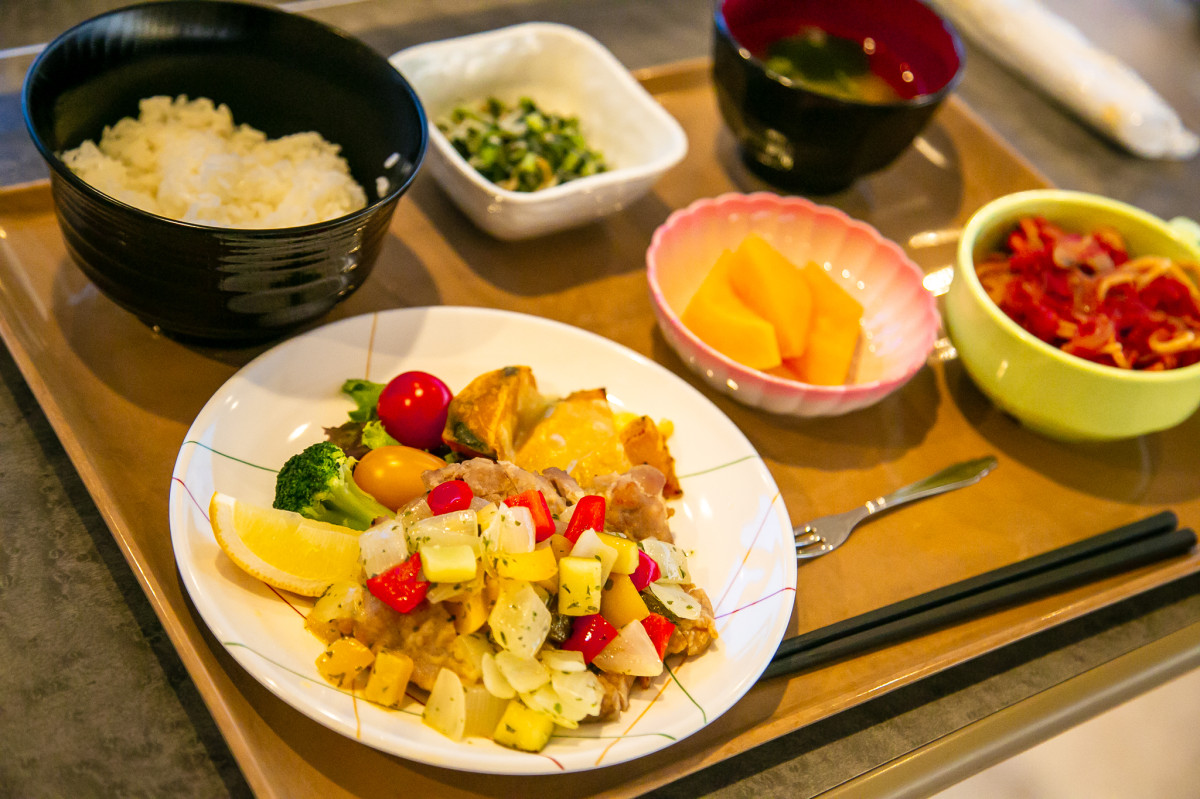 栄養たっぷりの夕食は管理栄養士さんによる献立