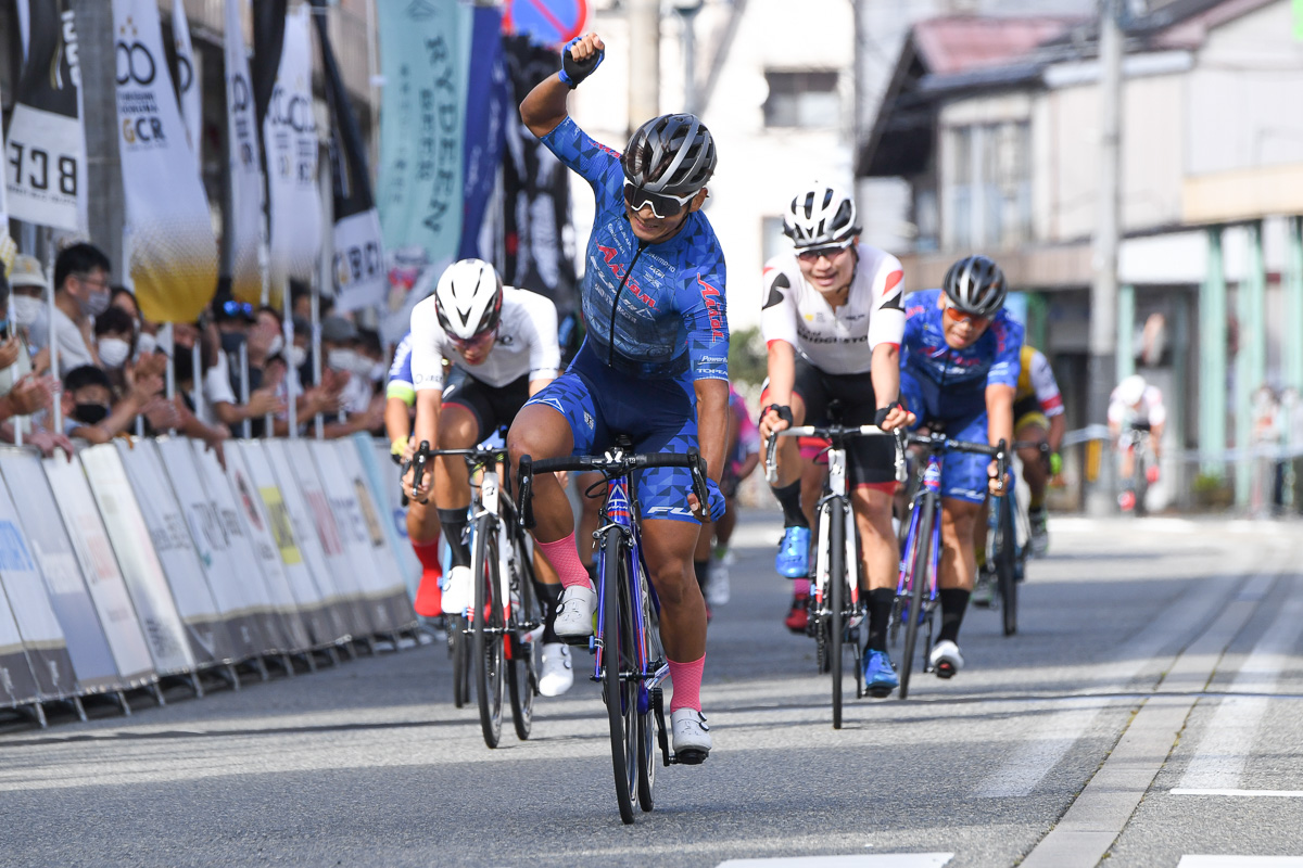 岡本隼（愛三工業レーシングチーム）が優勝