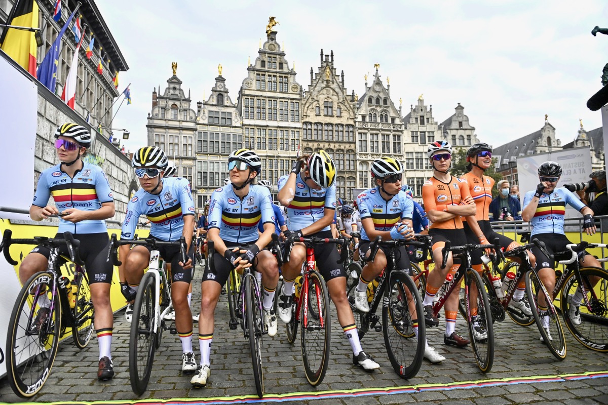 開催国ベルギーがスタートライン最前列に並ぶ